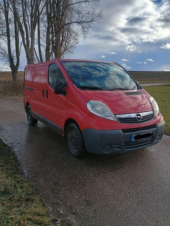 Gebraucht Opel Vivaro 114 PS (83 kW) 2008 Rot Van / Kleinbus