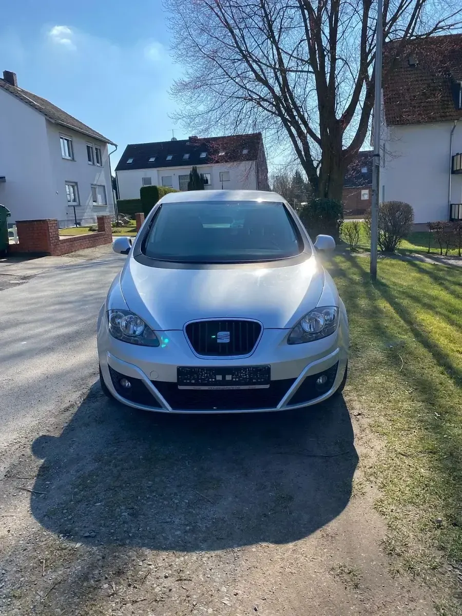 Gebraucht Seat Altea Style 125 PS (91 kW) 2010 Silber Kleinwagen