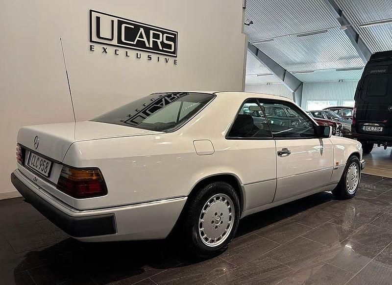 Gebraucht Mercedes E300 Sportline 220 PS (161 kW) 1992 Weiß Limousine