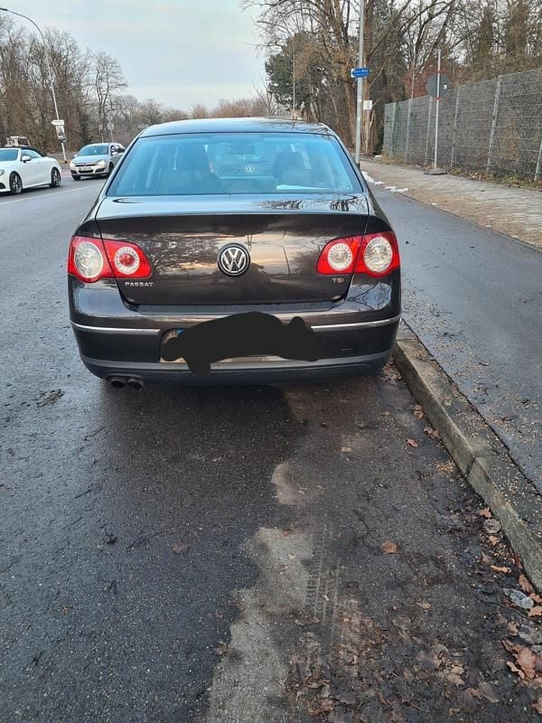 Gebraucht VW Passat Highline 160 PS (117 kW) 2010 Schwarz Limousine