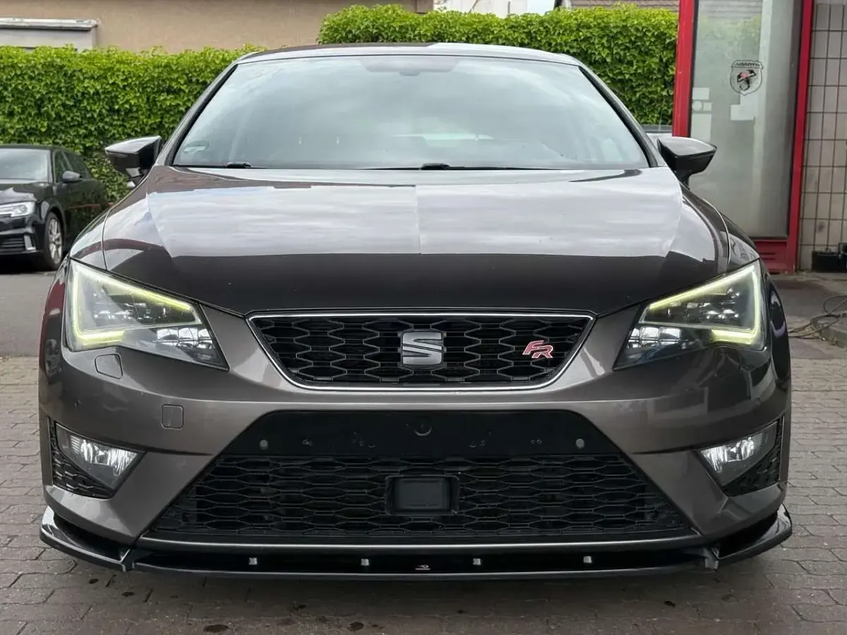 Gebraucht Seat Leon FR 179 PS (131 kW) 2016 Technic grey Limousine
