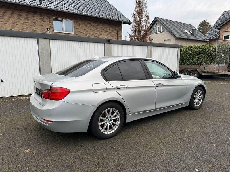 Gebraucht BMW 316 136 PS (100 kW) 2015 Silber Limousine