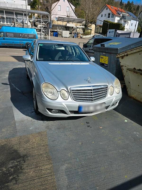 Gebraucht Mercedes E220 170 PS (125 kW) 2006 Silber Limousine
