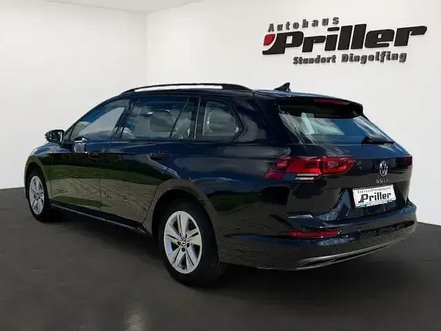 Gebraucht VW Golf VIII Life 150 PS (110 kW) 2022 Schwarz Kombi