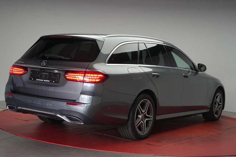 Gebraucht Mercedes E300 AMG 194 PS (142 kW) 2020 Selenitgrey Kombi