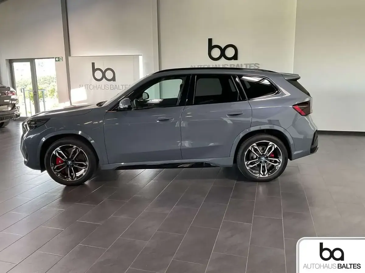 Gebraucht BMW iX1 M Sport 150 kW (204 PS) 2025 Grau SUV