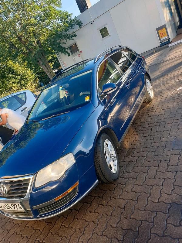 Blau Gebraucht 2007 VW Passat Kombi | 900 € (Superpreis) - Bild 1/4