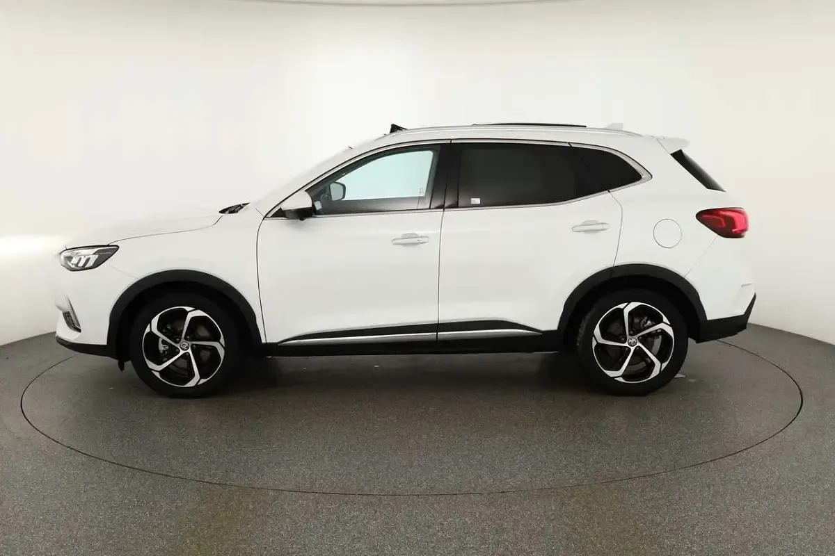 Second-hand MG HS Luxury 162 CP (119 kW) 2024 Alb SUV