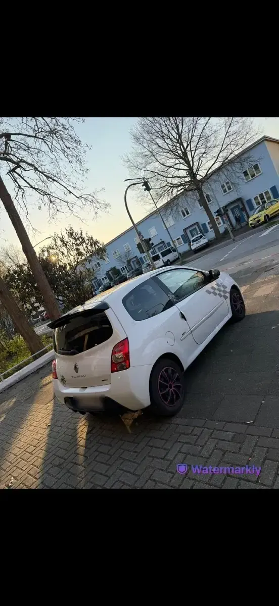 Second-hand Renault Twingo 75 CP (55 kW) 2010 Alb Hatchback