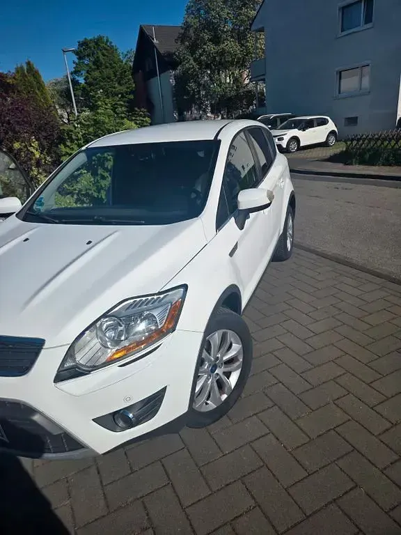 Gebraucht Ford Kuga Champions Edition 140 PS (102 kW) 2012 Weiß SUV