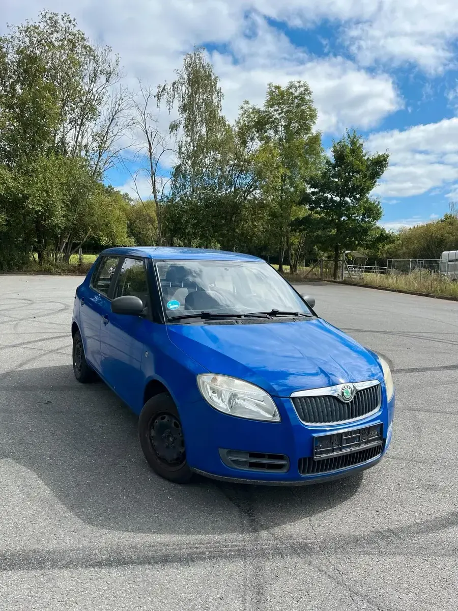 Gebraucht Skoda Fabia 60 PS (44 kW) 2010 Blau Kleinwagen
