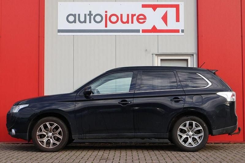 Gebraucht Mitsubishi Outlander Intense 150 PS (110 kW) 2013 Schwarz SUV