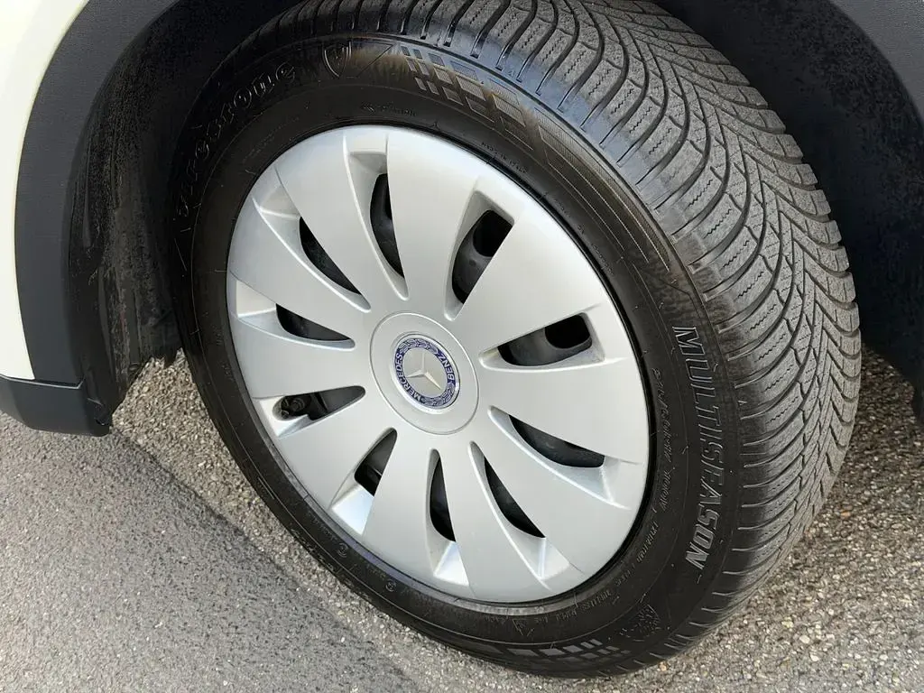 Gebraucht Mercedes GLA200 156 PS (114 kW) 2016 Weiß SUV