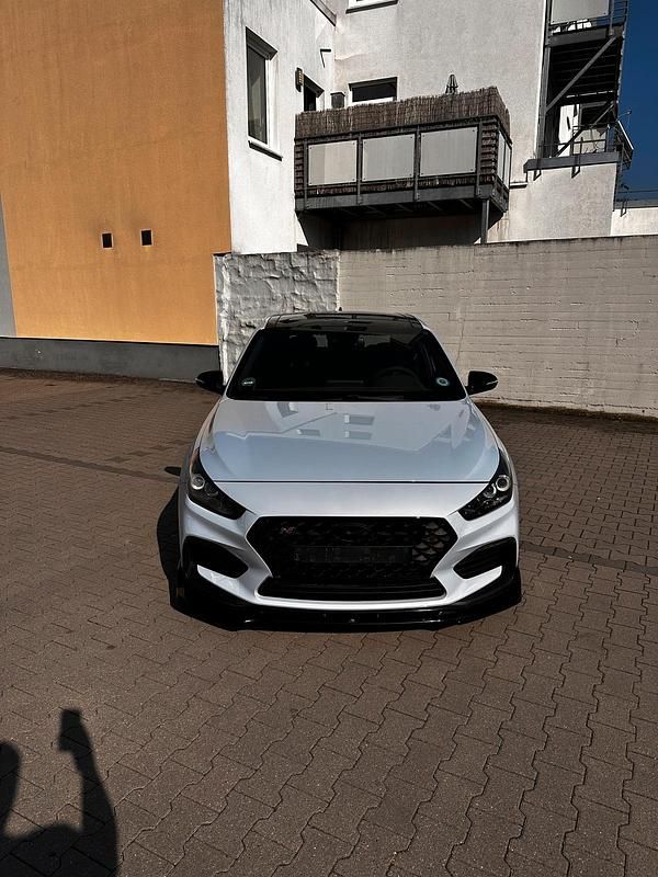 Gebraucht Hyundai i30 275 PS (202 kW) 2018 Blau Kleinwagen