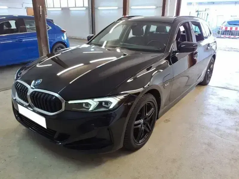 Usata BMW 330e Shadowline 292 CV (214 kW) 2022 Nero Station wagon