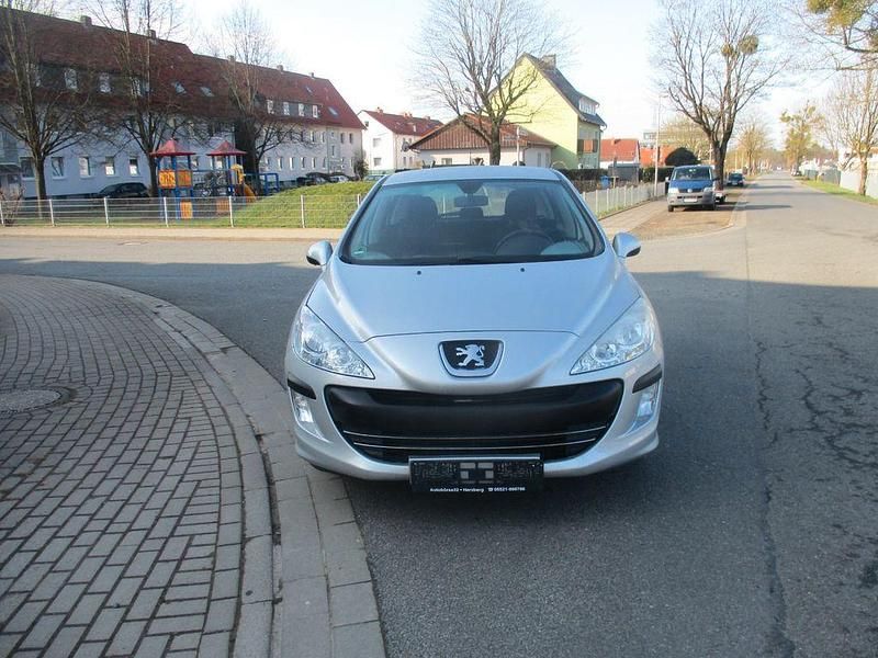 Grau Gebraucht 2009 Peugeot 308 Platinum Limousine | 3.450 € (Fairer Preis) - Bild 1/4