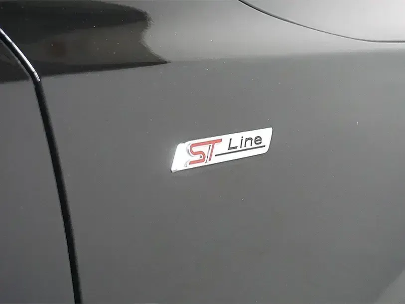 Gebraucht Ford Focus ST-Line X 155 PS (114 kW) 2024 Agate black Kombi