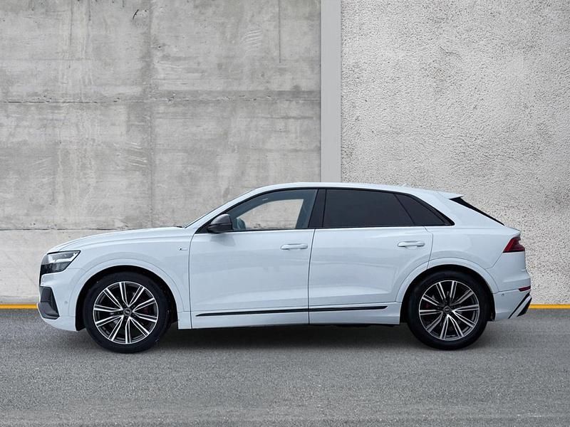 Gebraucht Audi Q8 Competition 286 PS (210 kW) 2022 Außenfarbe: SUV