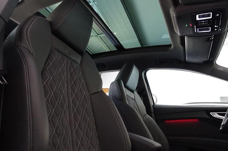 Gebraucht Audi Q4 e-tron S-Line 219 kW (299 PS) 2023 Mythosschwarz SUV