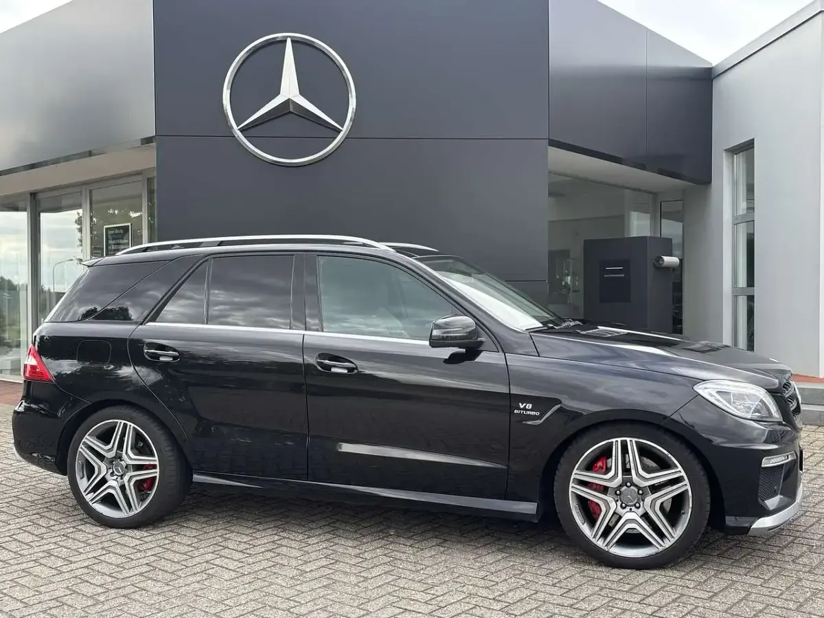 Gebraucht Mercedes ML63 AMG AMG 557 PS (409 kW) 2012 Schwarz SUV