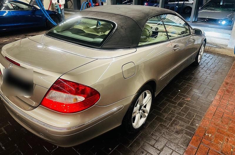 Gebraucht Mercedes CLK320 224 PS (164 kW) 2008 Grau Cabrio