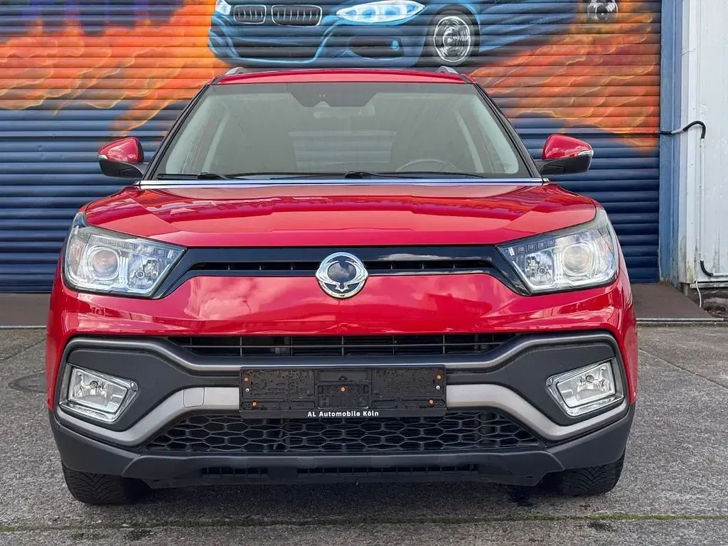 Gebraucht SsangYong XLV 128 PS (94 kW) 2017 Rot SUV