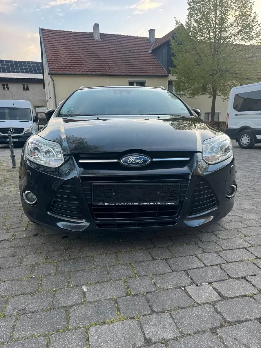 Usado Ford Focus 150 HP (110 kW) 2012 Preto Carrinha