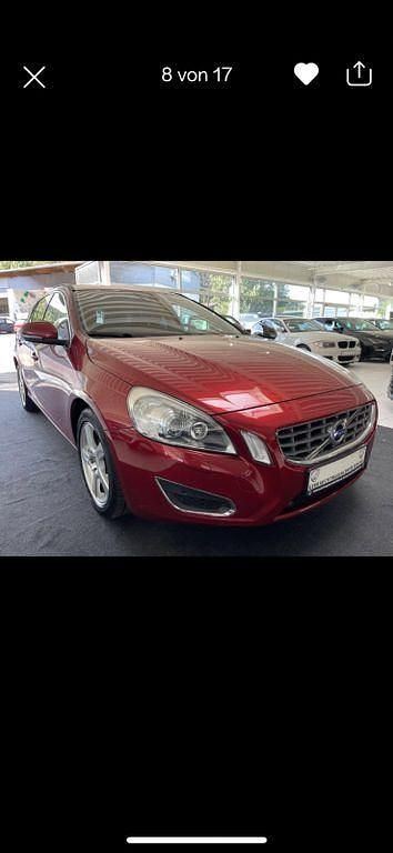 Gebraucht Volvo V60 163 PS (119 kW) 2011 Rot Kombi