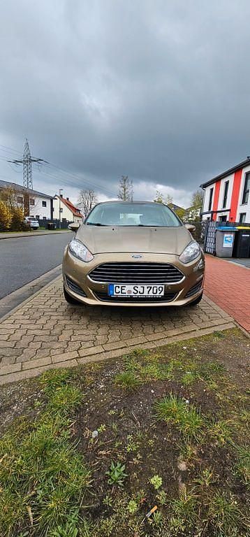 Gebraucht Ford Fiesta 82 PS (60 kW) 2013 Gold Kleinwagen