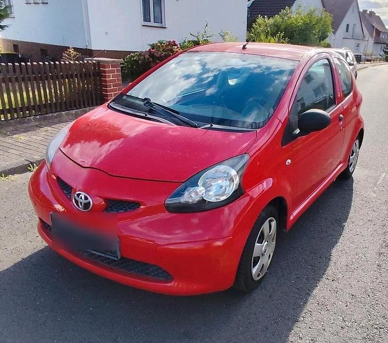 Rot Gebraucht 2007 Toyota Aygo Kleinwagen | 1.500 € (Guter Preis) - Bild 1/4