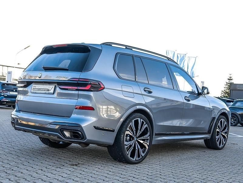 Gebraucht BMW X7 M Sport 352 PS (258 kW) 2025 Grau SUV