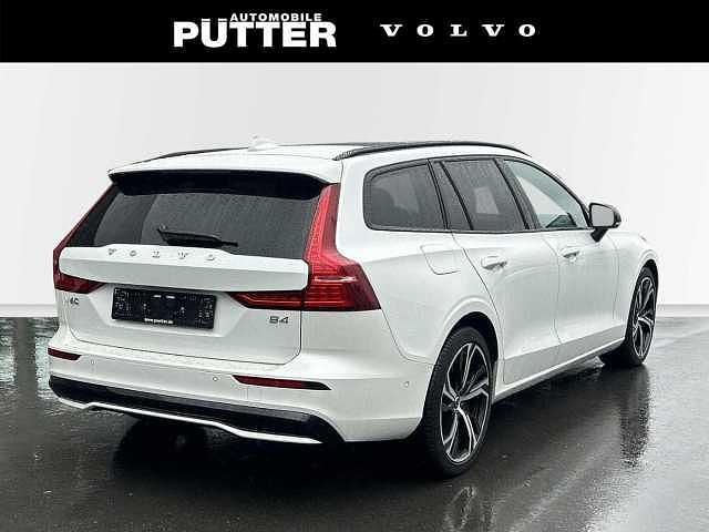 Gebraucht Volvo V60 145 PS (106 kW) 2025 Kombi