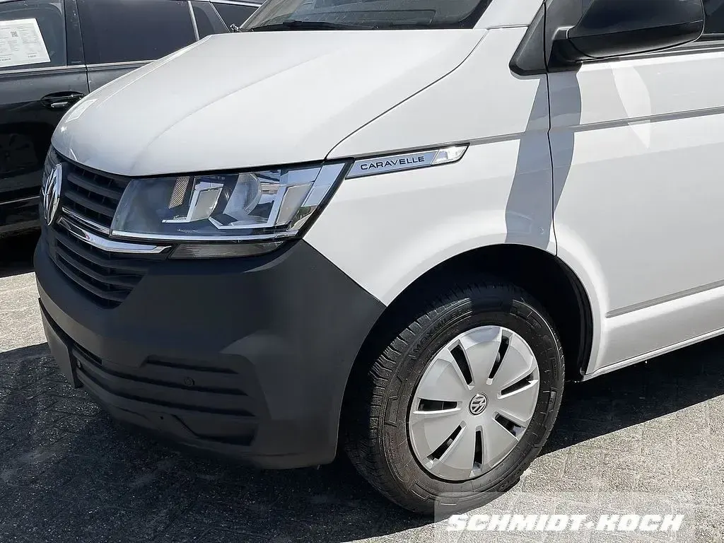 Gebraucht VW Caravelle Trendline 150 PS (110 kW) 2022 Candyweiß (weiß) Van