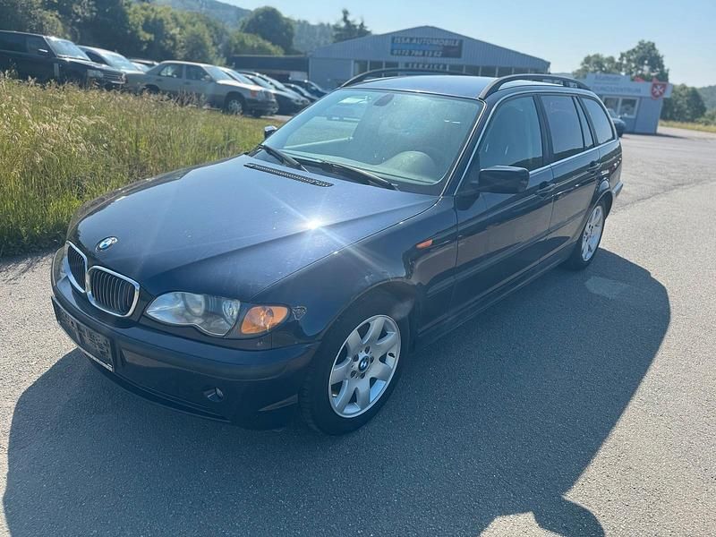 Blau Gebraucht 2003 BMW 320 Kombi | 1.450 € - Bild 1/4