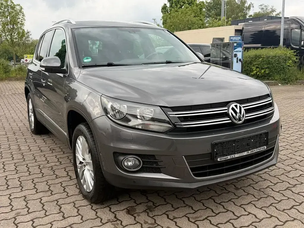 Gebraucht VW Tiguan Sportline 140 PS (102 kW) 2014 Grau SUV
