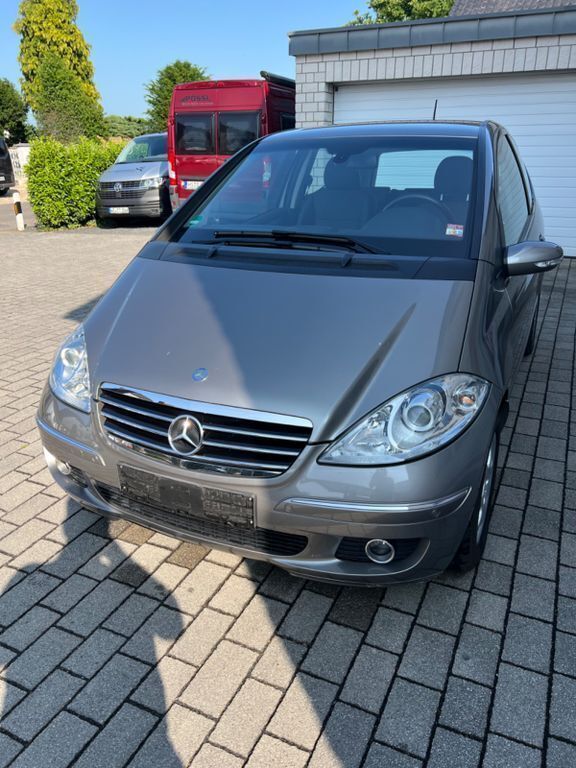 Grau Gebraucht 2005 Mercedes A170 Avantgarde Kleinwagen | 4.900 € (Etwas zu teuer) - Bild 1/4