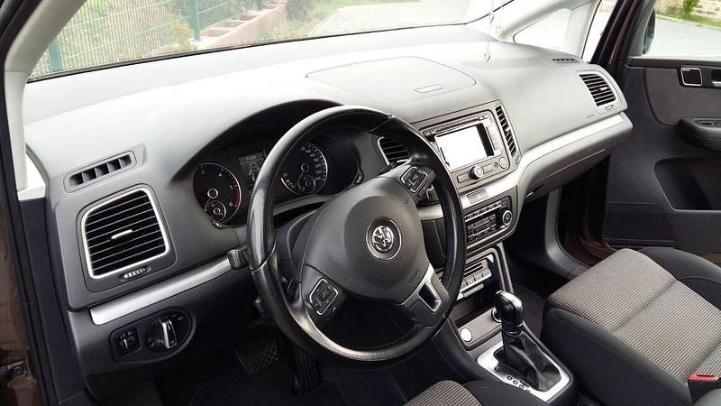 Gebraucht VW Sharan 170 PS (125 kW) 2012 Braun Van / Kleinbus