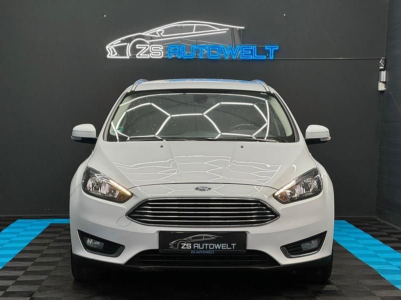 Gebraucht Ford Focus Titanium 125 PS (91 kW) 2015 Weiß Kombi