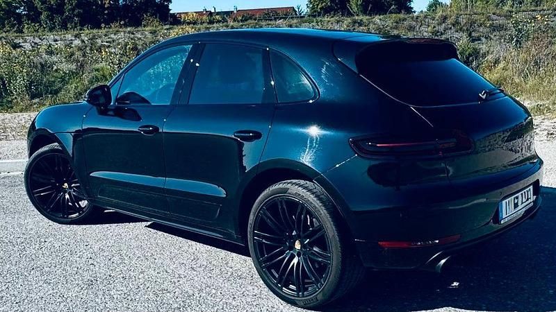 Schwarz Gebraucht 2018 Porsche Macan GTS SUV | 52.300 € (Fairer Preis) - Bild 1/4
