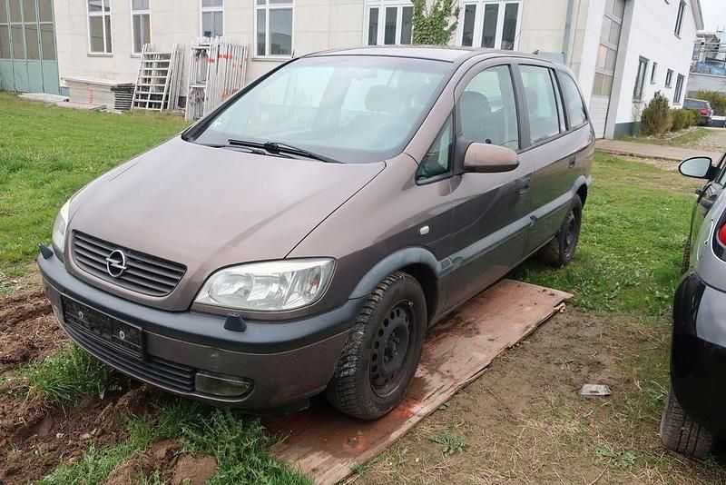 Gebraucht Opel Zafira 116 PS (85 kW) 2000 Braun Van / Kleinbus