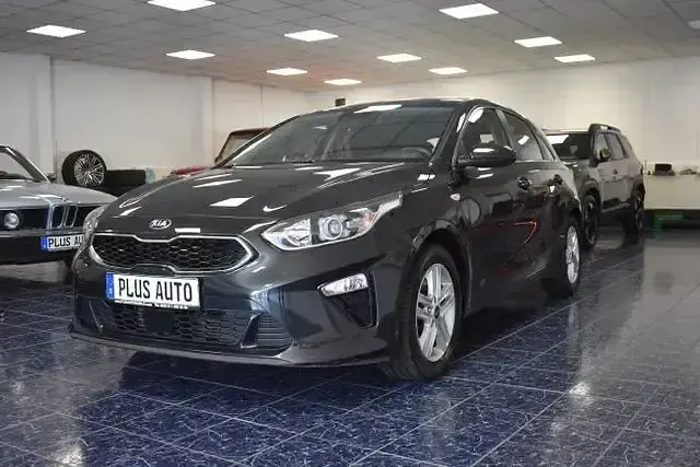 Gebraucht Kia Ceed Vision 136 PS (100 kW) 2019 Zilinaschwarz Kleinwagen