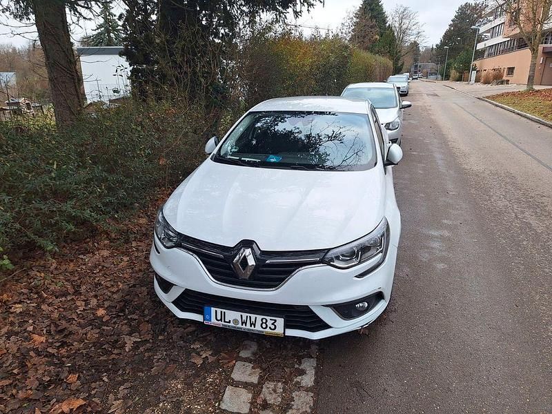 Weiß Gebraucht 2019 Renault Mégane IV LIMITED Limousine | 9.999 € (Superpreis) - Bild 1/4