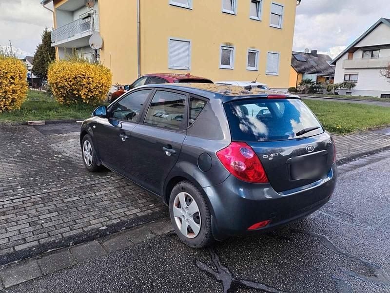 Gebraucht Kia Ceed EX 109 PS (80 kW) 2009 Grau Kleinwagen