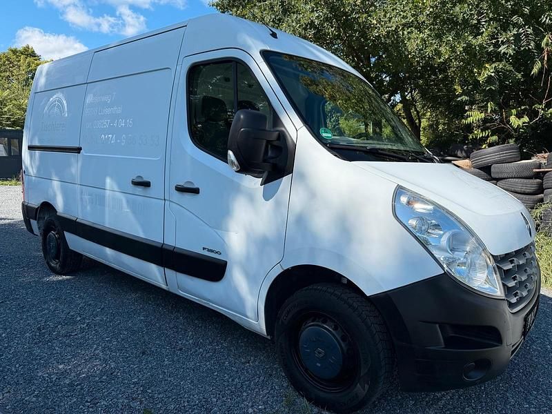 Weiß Gebraucht 2011 Renault Master Van | 6.999 € (Guter Preis) - Bild 1/4
