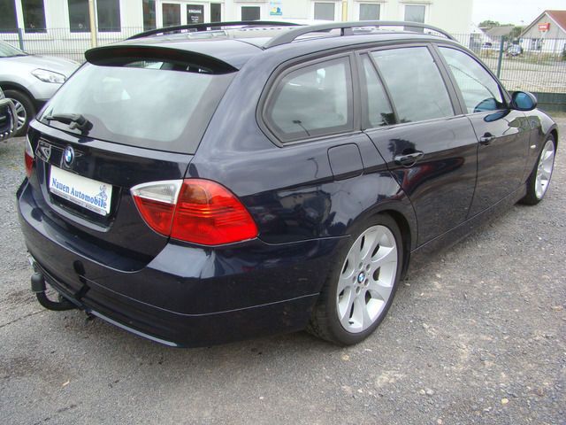 Gebraucht BMW 320 177 PS (130 kW) 2008 Blau metallic Kombi