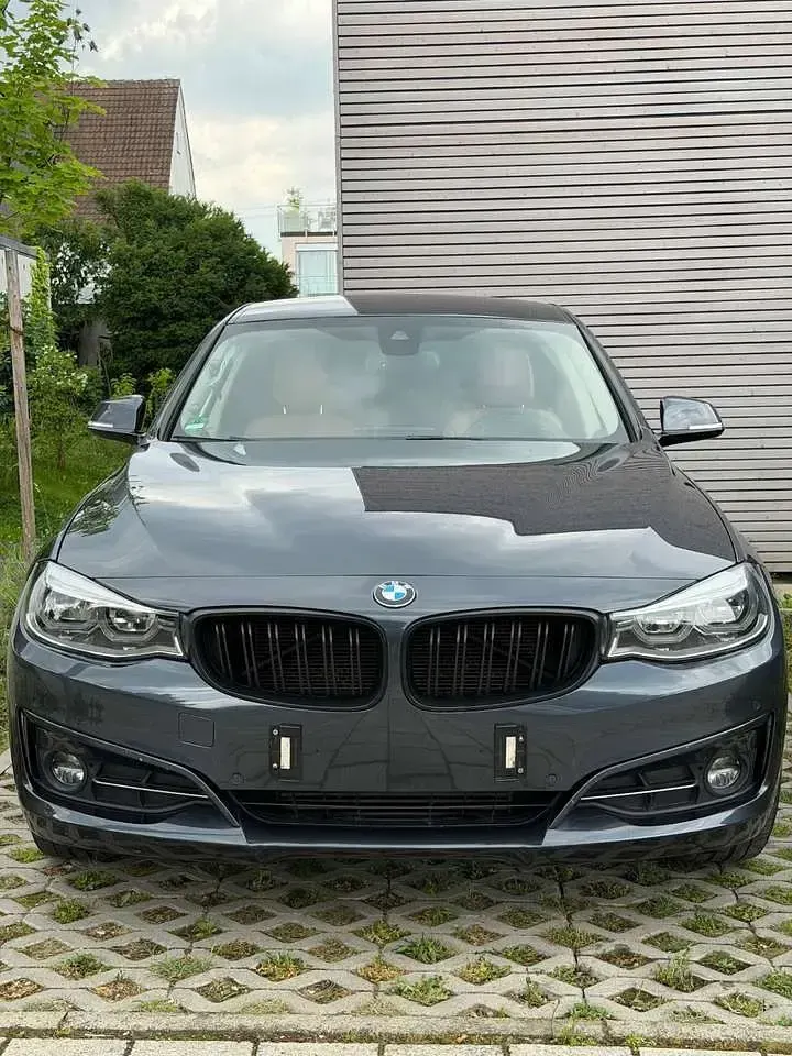 Gebraucht BMW 318 Luxury Line 150 PS (110 kW) 2019 Limousine