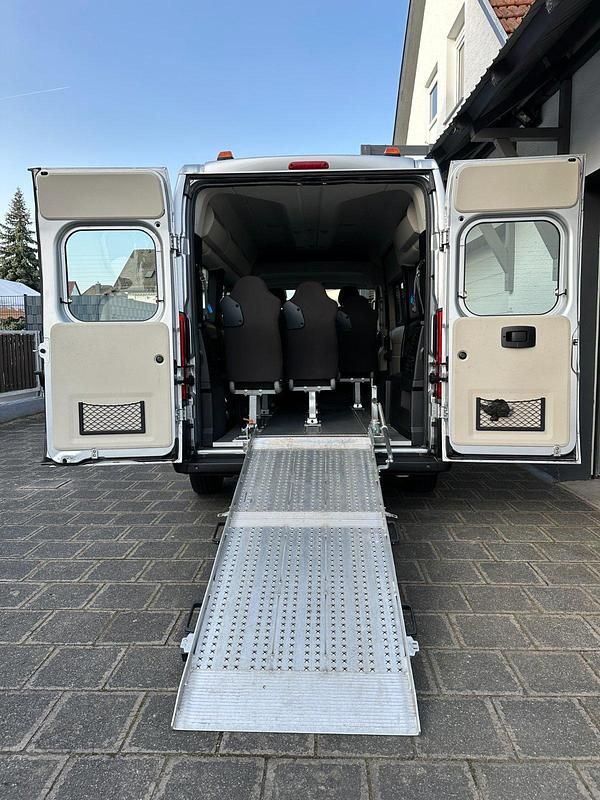 Gebraucht Fiat Ducato 150 PS (110 kW) 2018 Silber Van