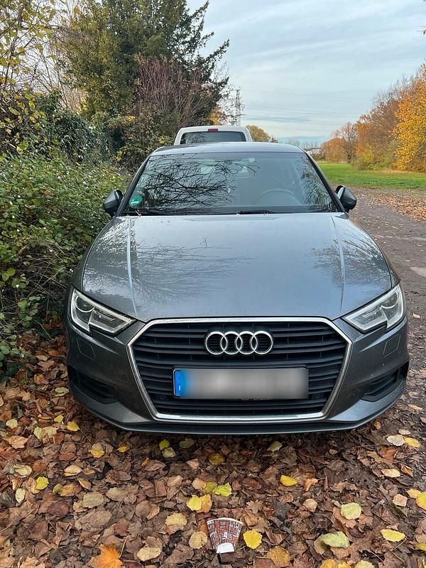 Grau Gebraucht 2019 Audi A3 Limousine | 9.000 € (Superpreis) - Bild 1/4