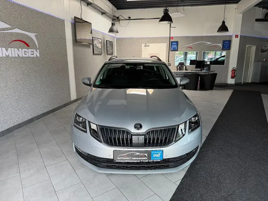 Gebraucht Skoda Octavia Clever 116 PS (85 kW) 2019 Brilliantsilber metallic Kombi
