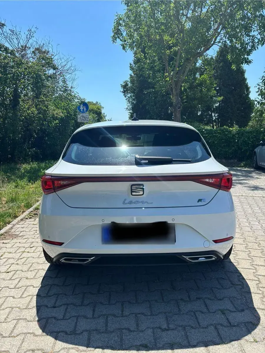 Gebraucht Seat Leon FR 150 PS (110 kW) 2022 Weiß Limousine